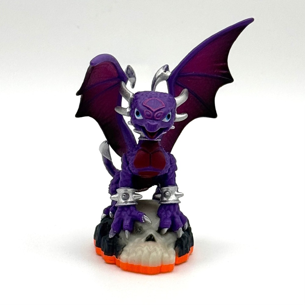 Cynder Skylanders Giants Series 2 Undead Figure Activision Vaulted